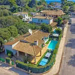 Villa Peyro by Villa Plus