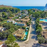 Villa Peyro by Villa Plus