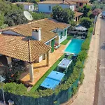 Villa Peyro by Villa Plus