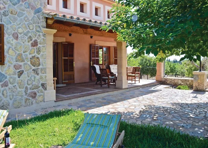 Beautiful Home In Santa Maria With Kitchen