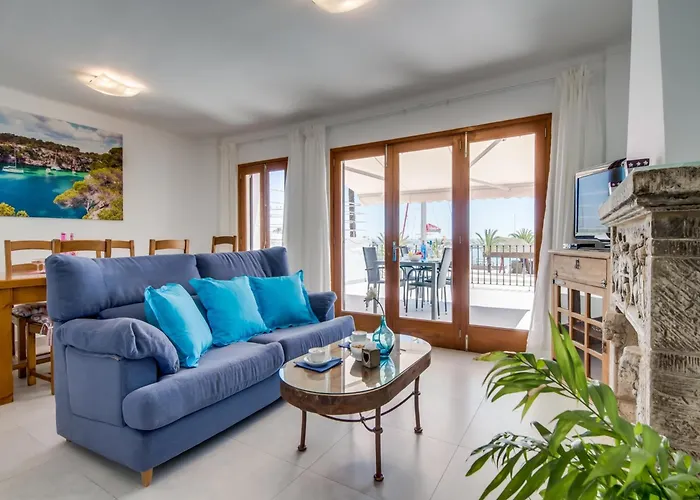 Seafront Apartment, 200M From Beach