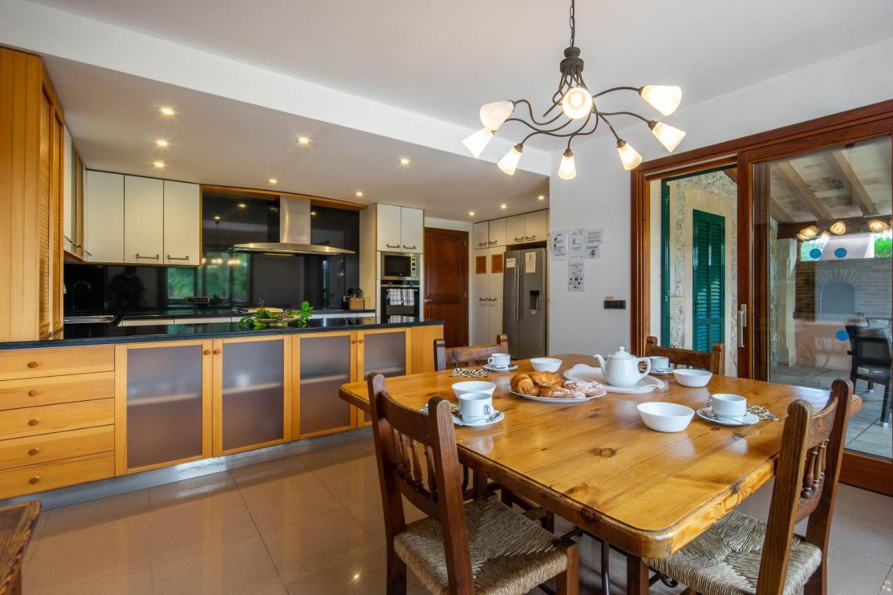 Les Oliveres Antonia By Sunvillas Mallorca Villa *