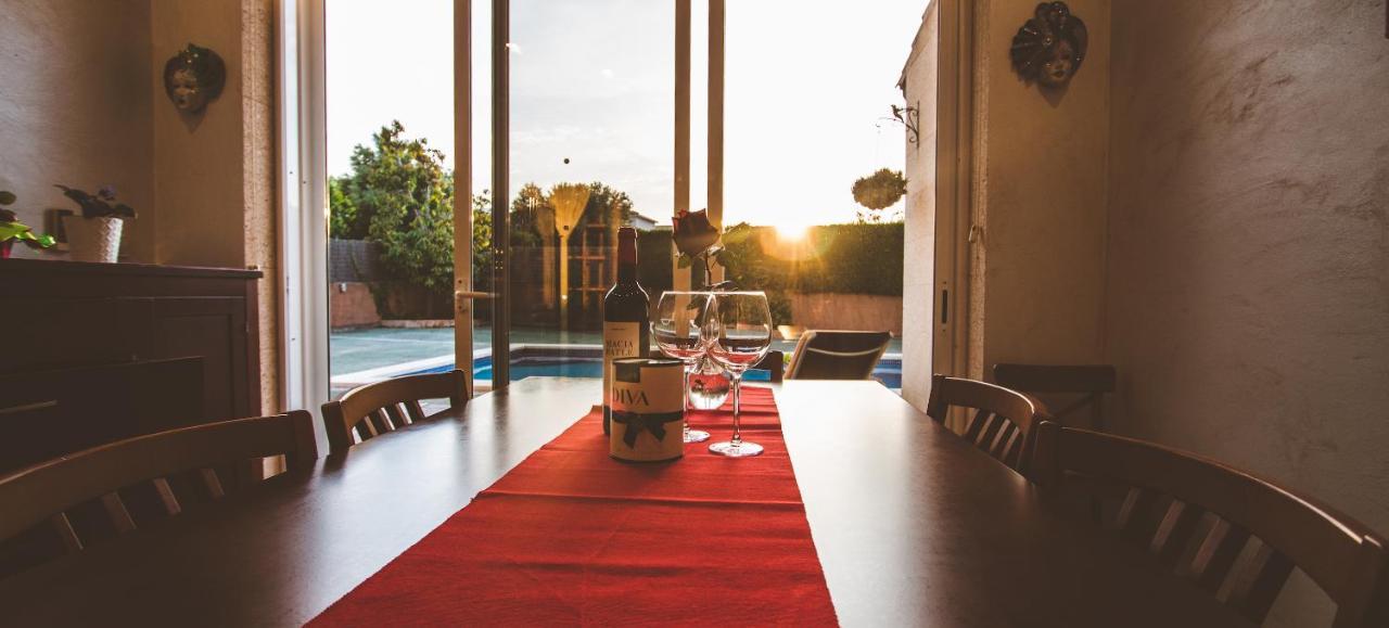 Bonita Casa En Porto Colom Con Piscina, Ac, Wifi Y Netflix