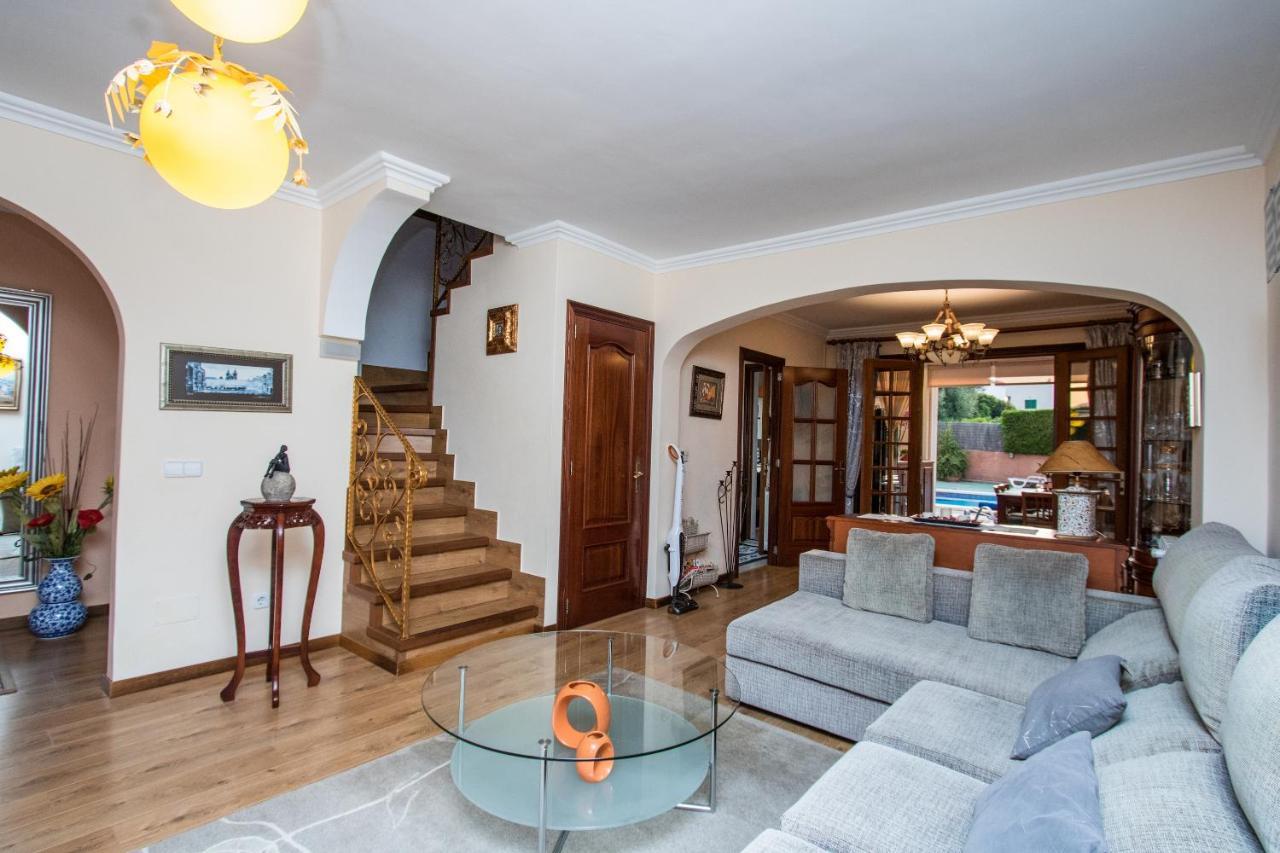 Villa Bonita Casa En Porto Colom Con Piscina, Ac, Wifi Y Netflix *
