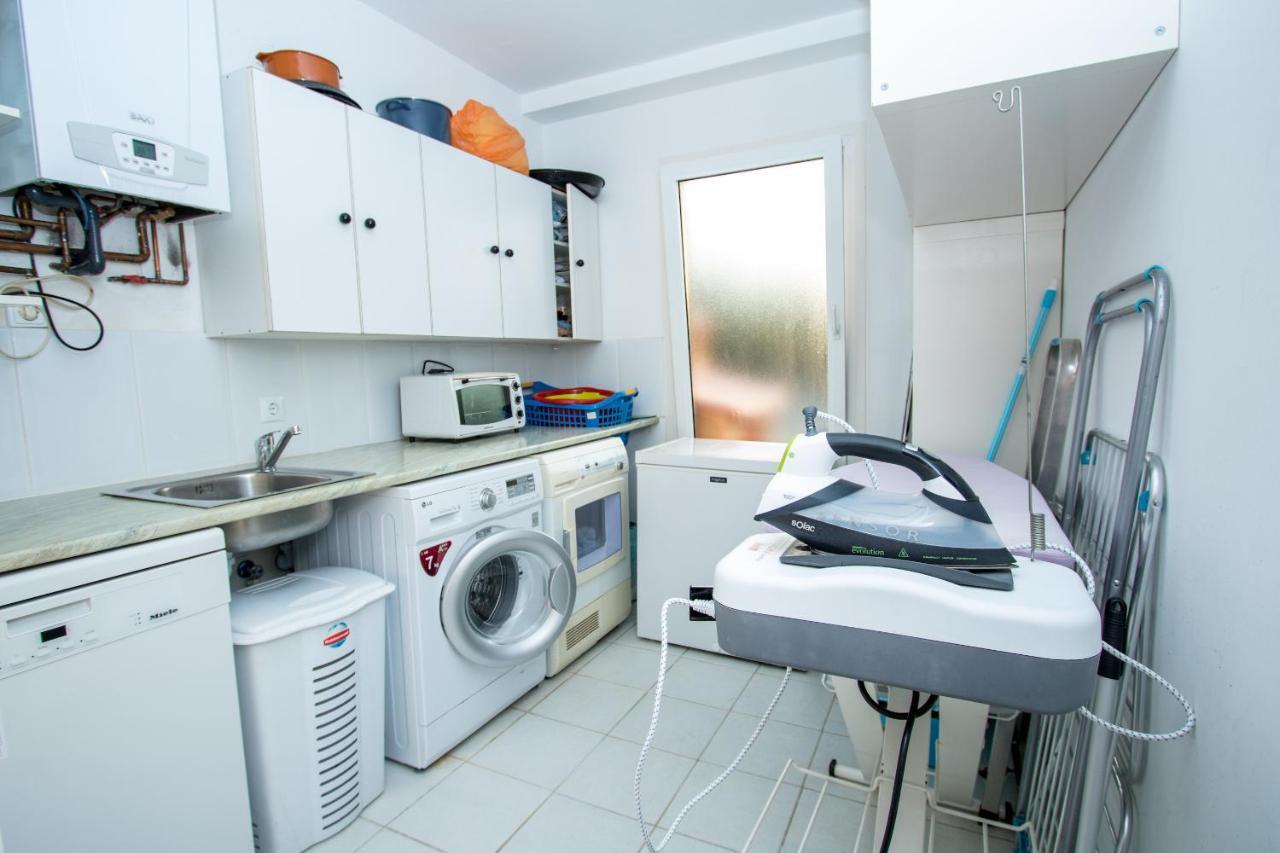 Villa Bonita Casa En Porto Colom Con Piscina, Ac, Wifi Y Netflix *