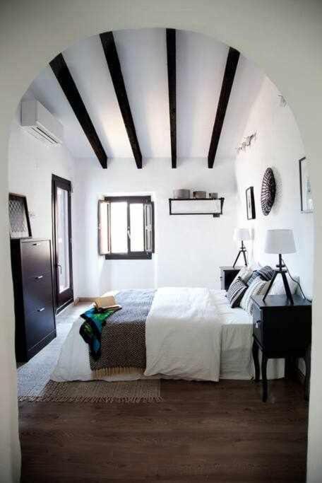 Casa De Pueblo * Alaro