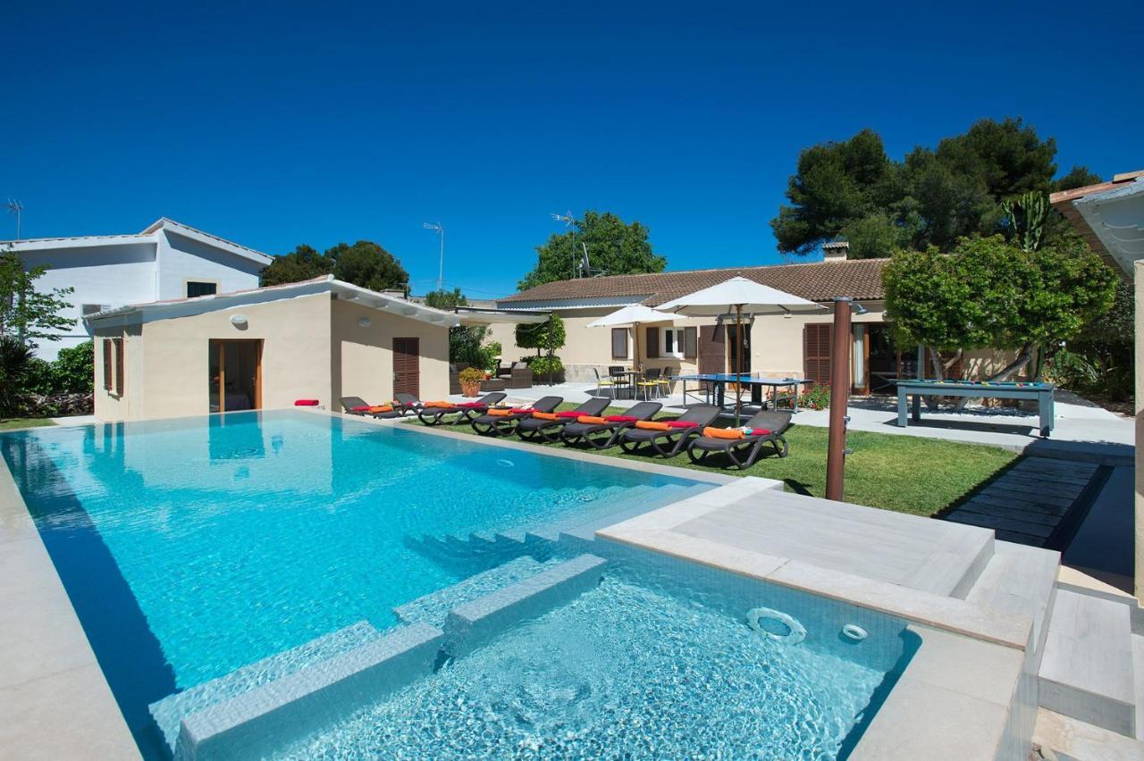 Villa Oms By *