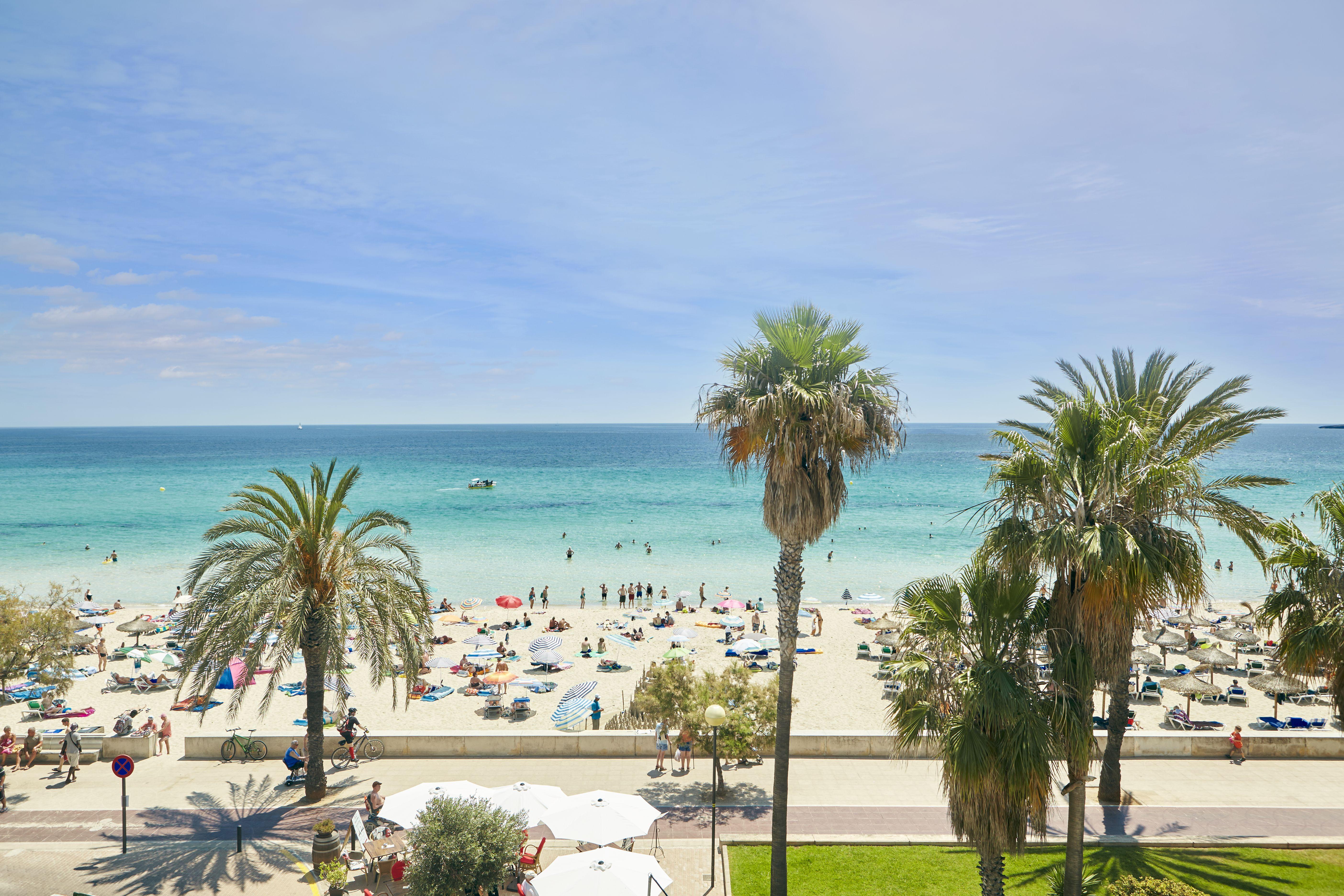 Universal Bikini Hotel 3*