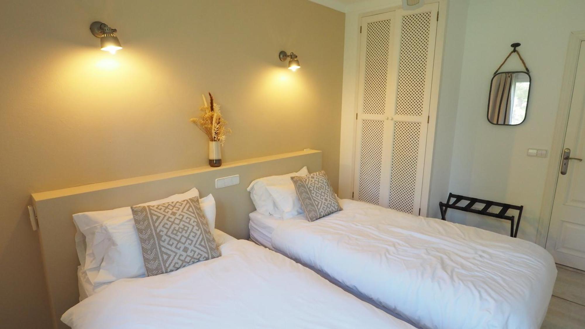 - Romantische Mit Pool