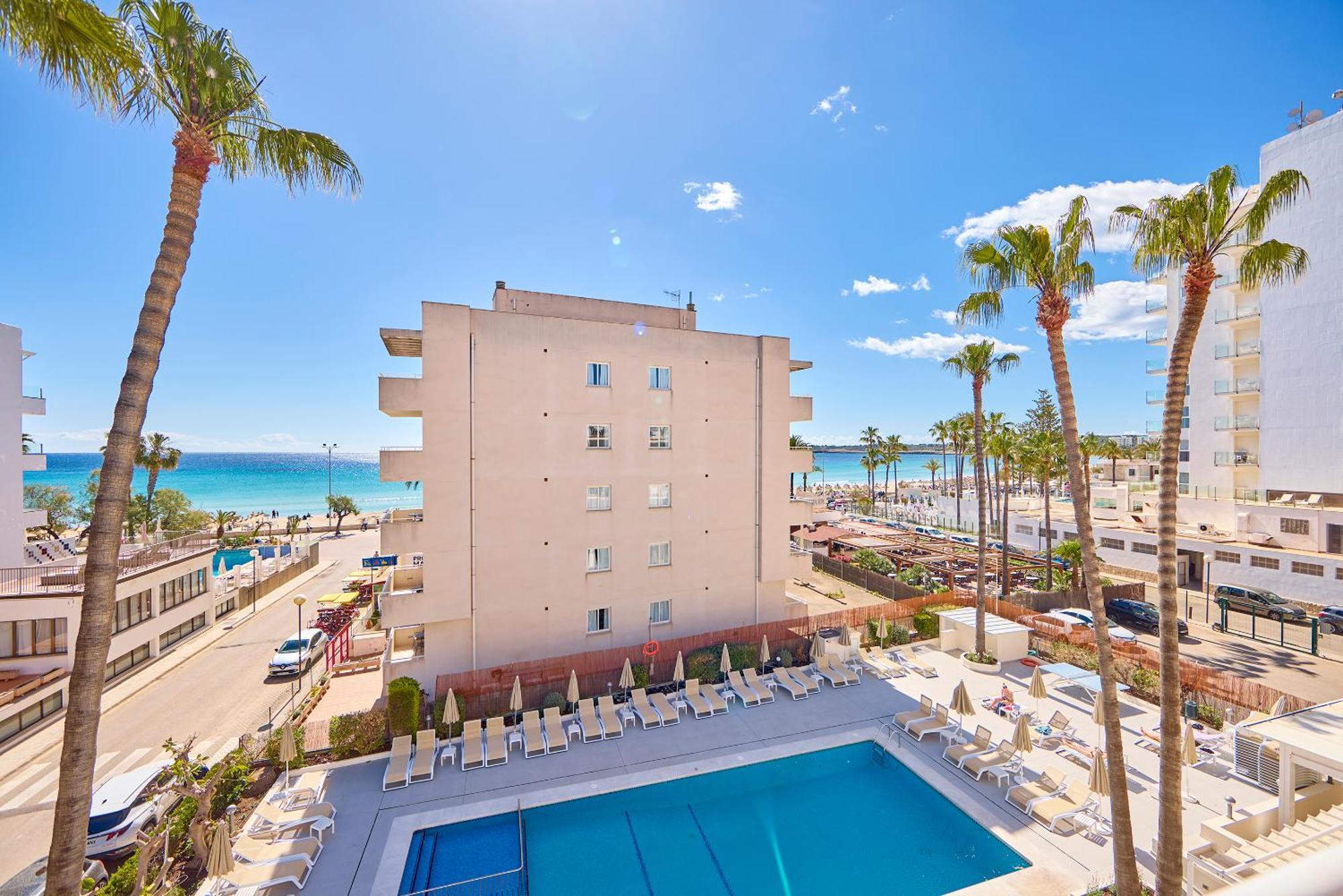 Hotel Universal Bikini