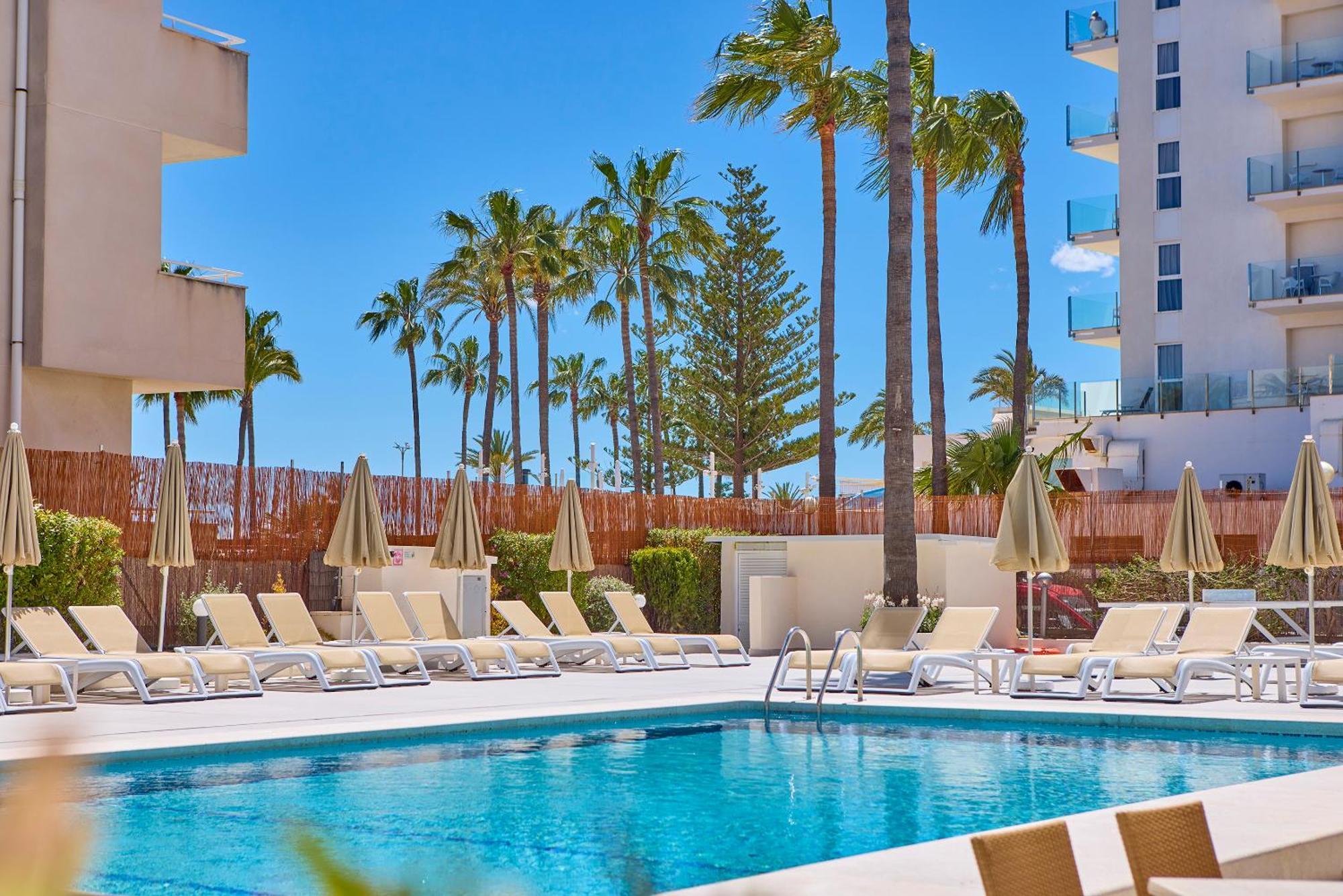 Hotel Universal Bikini