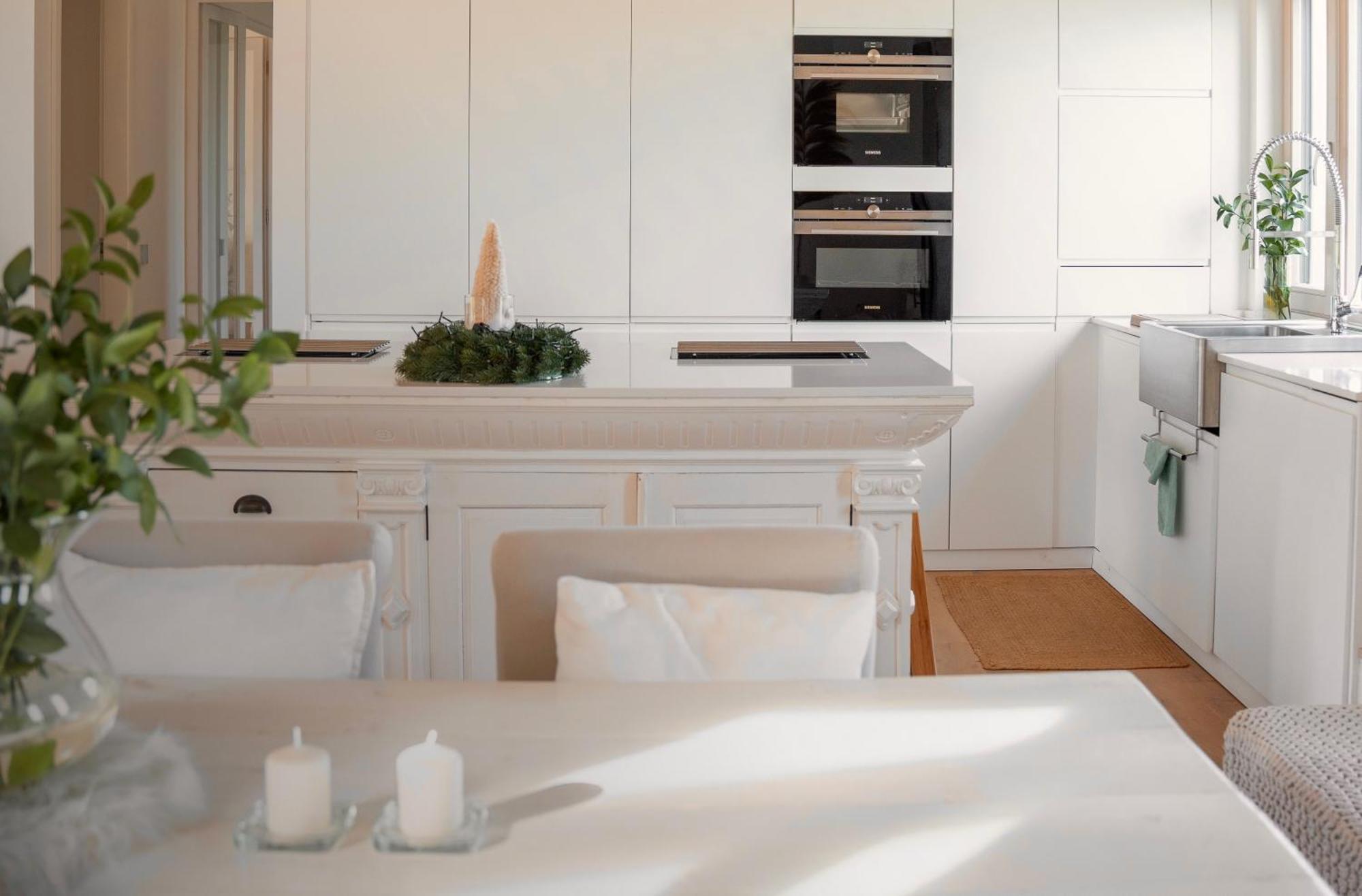 Antonias - Adults Only 4*