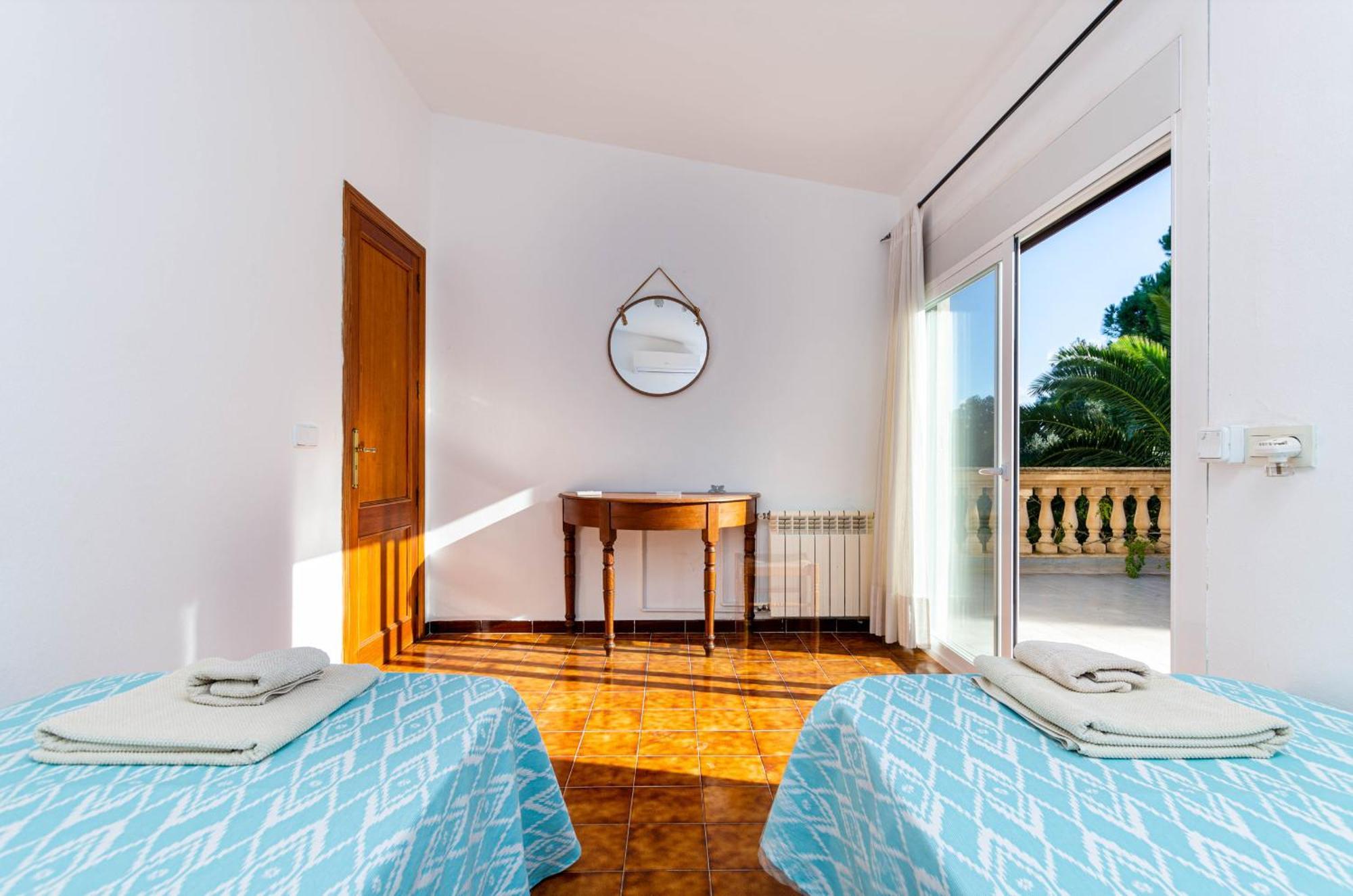 Yourhouse Son Bachs Villa *