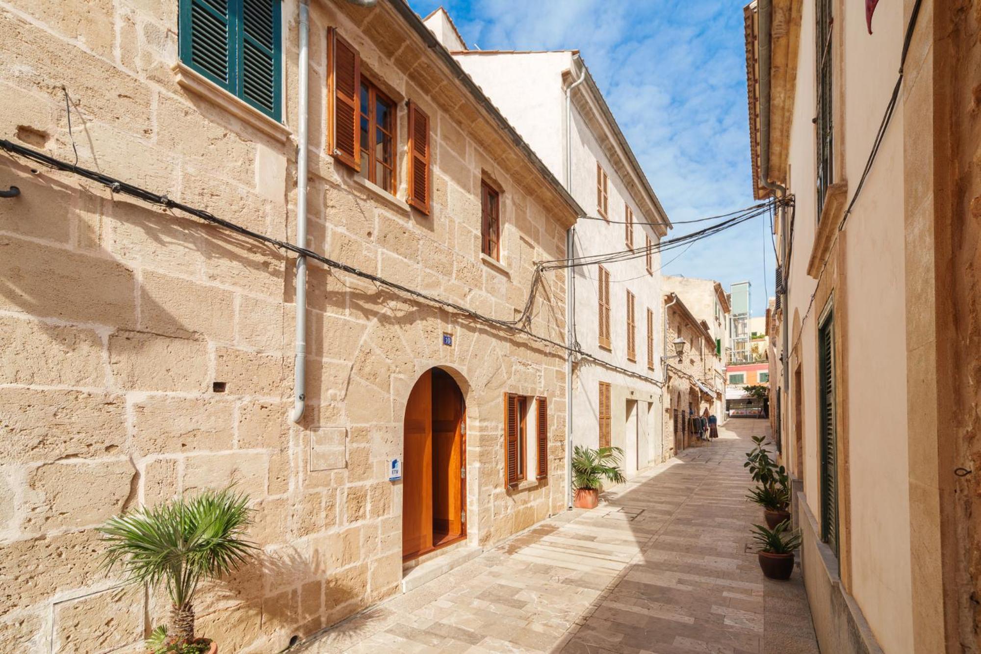 Sant Vicenc, Amazing House In For 6 Holiday home *