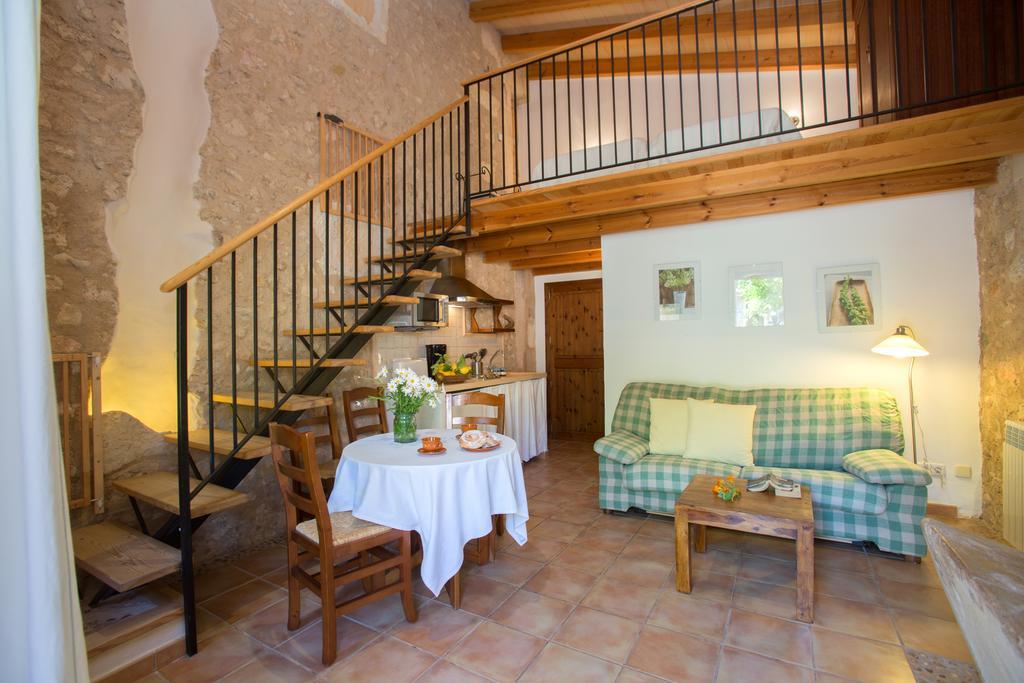 Farm stay Es Pla De Llodra *