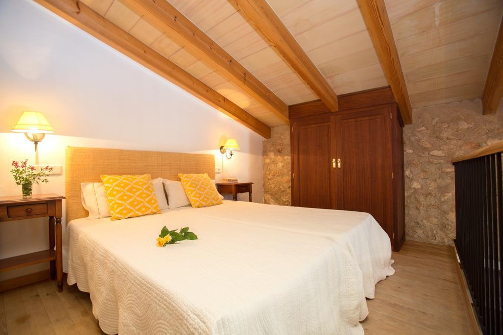 Es Pla De Llodra Farm stay