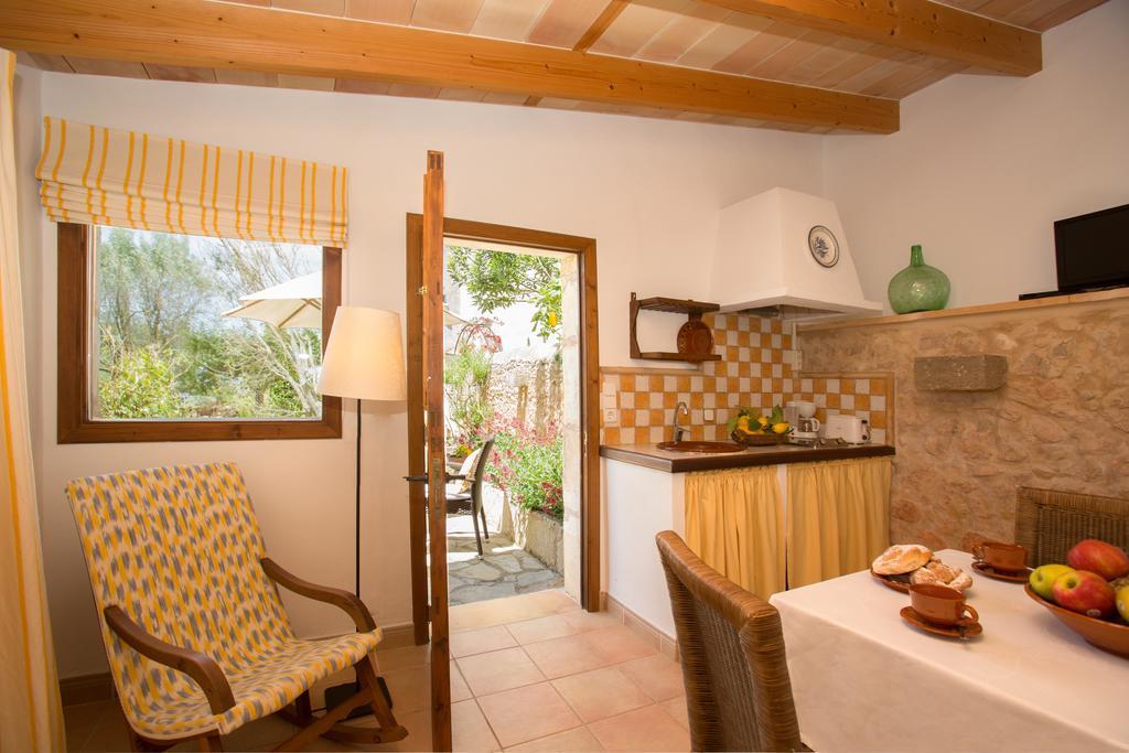 Farm stay Es Pla De Llodra *
