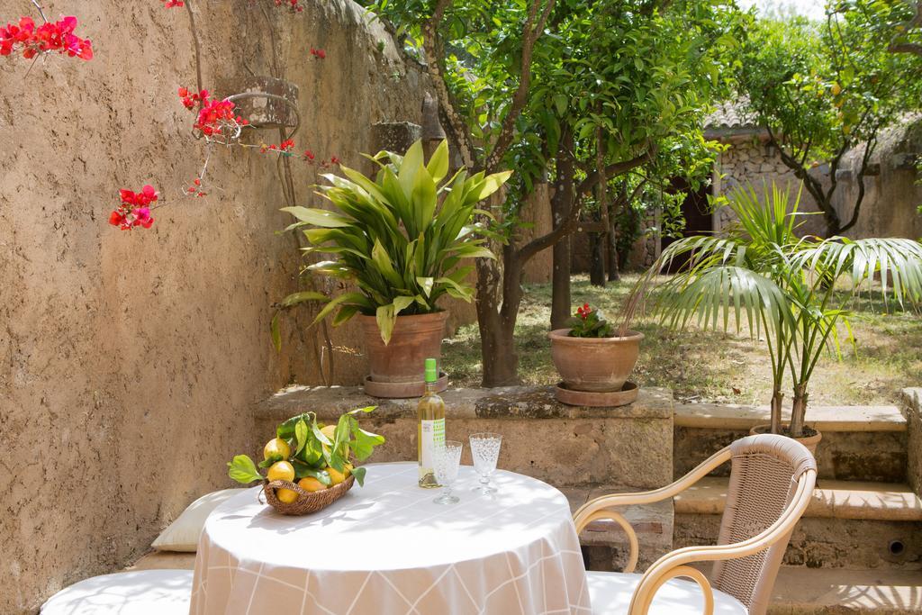 Farm stay Es Pla De Llodra