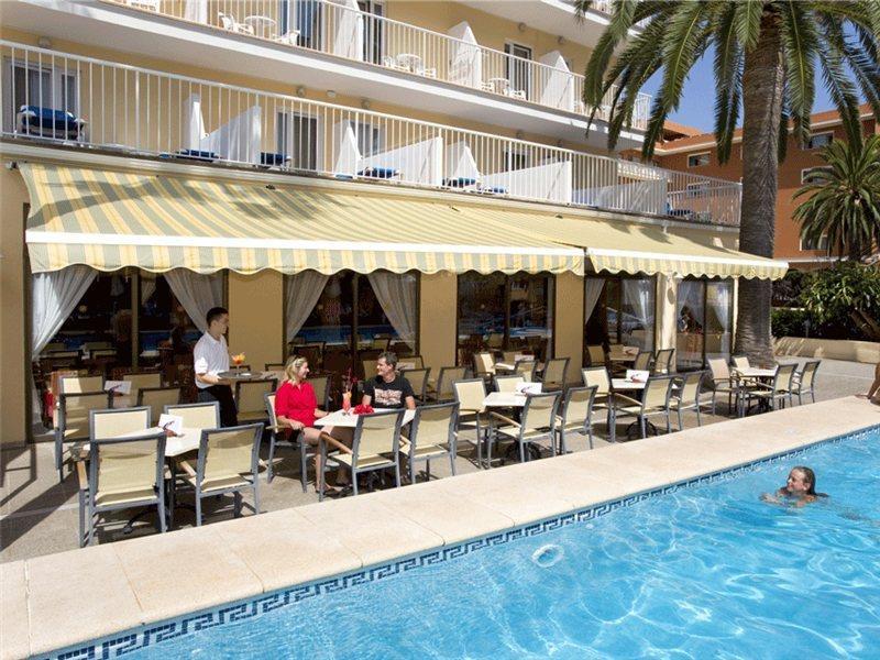 Universal Bikini Hotel 3*