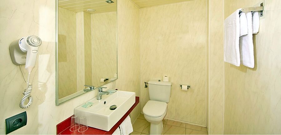 Mll Caribbean Bay Hotel