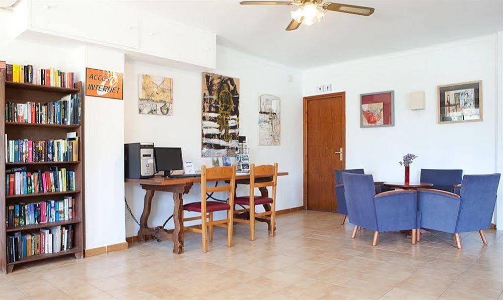 Niu D'aus Apartahotel 3*