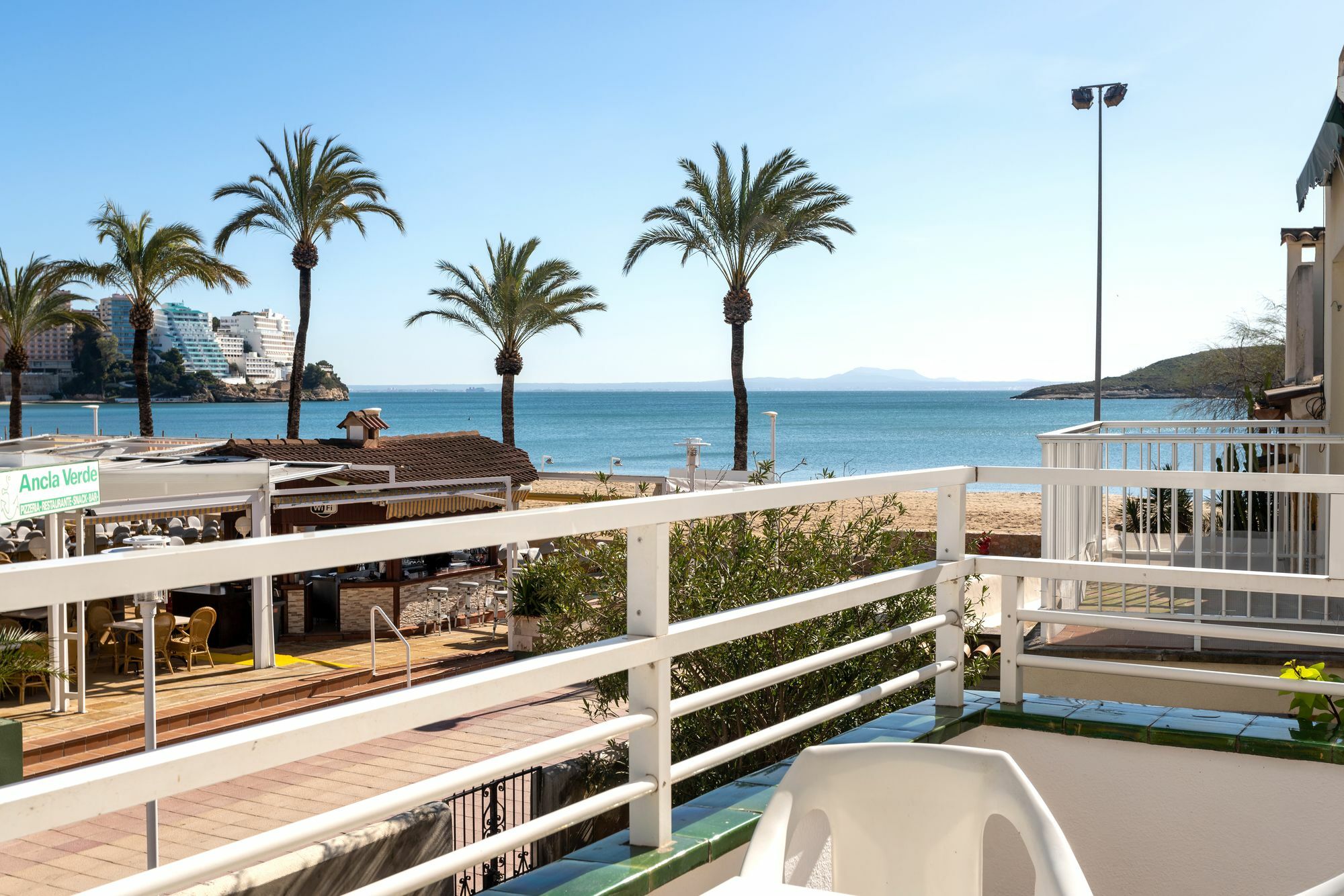Neighbours Magaluf (Mallorca)