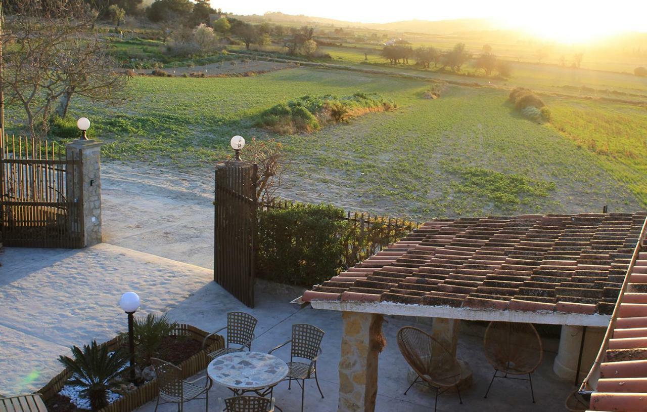 Son Roig ,beautiful Place In The Heart Of Mallorca -etv 9979