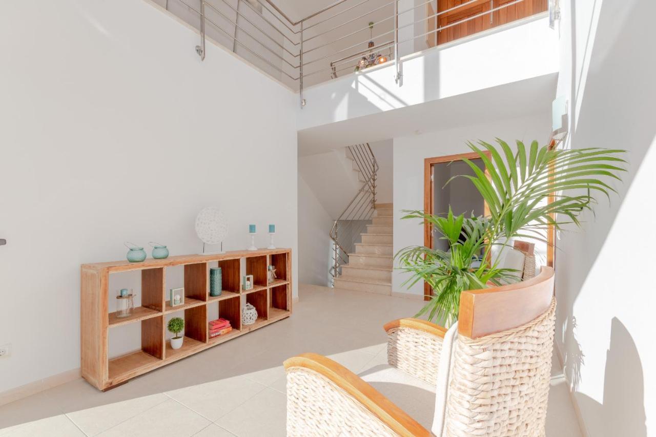Lighthouse Villa Alcanada