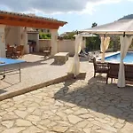 Villa Maria, bonita casa con jardín y piscina privada en Andratx