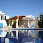 Villa Maria, bonita casa con jardín y piscina privada en Andratx