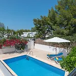 Villa Violeta For 8 With Swimming Pool And Beach Views
