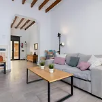 Yourhouse Can Jordi, Air Conditioned Holiday House With Private Pool