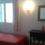 Waterfront Apartment \'Maria\'. Pool. Wifi