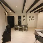 Edificio duplex Can Roses