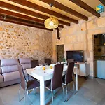 Es Carrero Holiday Home