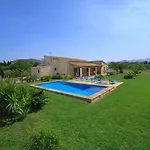 Attractive Villa Pera