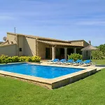 Attractive Villa Pera