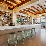 Fergus Style Soller Beach