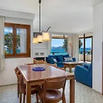 Llenaire 1, Sea View, Pool, Wifi