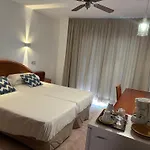 Hostal De La Caravel-La