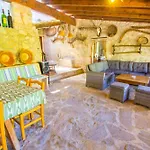 Beautiful Mediterranean Villa With A/C, Wifi