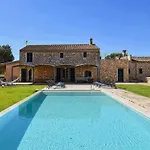 Lavish Villa With Private Swimming Pool