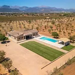 Mireia 2002 With Pool And Garden By Bebreeze Mallorca