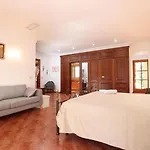 Lovely Villa In Pollenca Old Town By Renthousing