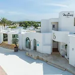 Ferrera Beach y Ferrera Suites anexo