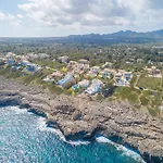 Charming Villa For 6 Guests