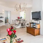 Villa Vica