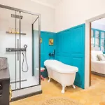 Dog Admiral - Urban Guest House