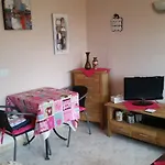 Del Pi Apartments