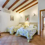 Villa Fullos